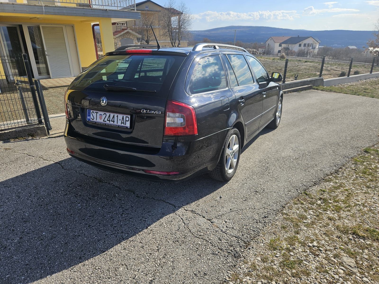 Škoda Octavia 1,6 TDI reg 1 god, fotografija 3