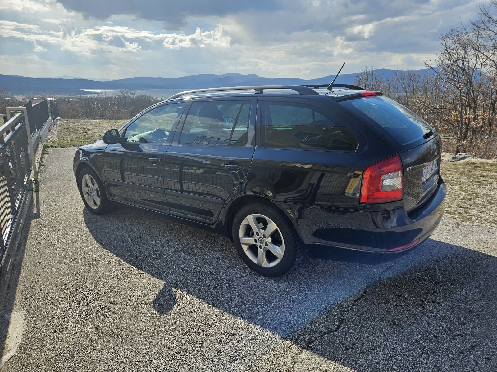 Škoda Octavia 1,6 TDI reg 1 god, fotografija 7