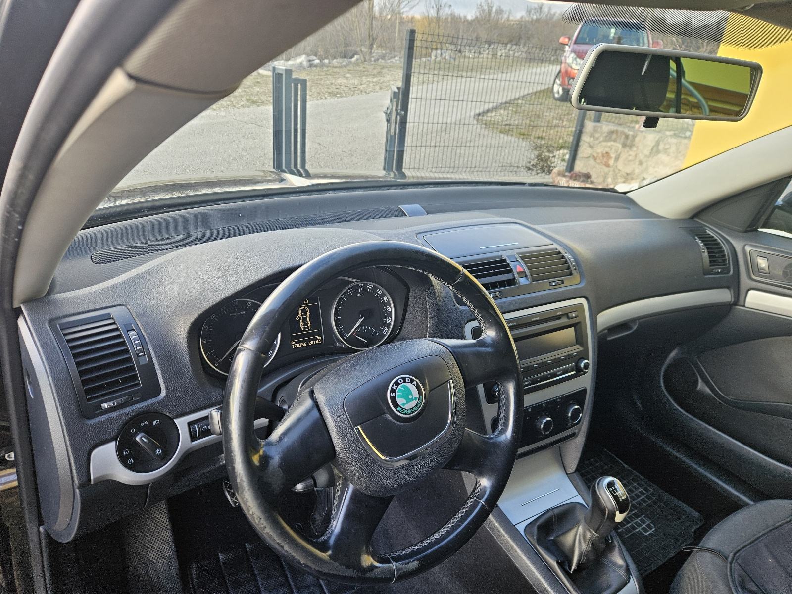 Škoda Octavia 1,6 TDI reg 1 god, fotografija 8