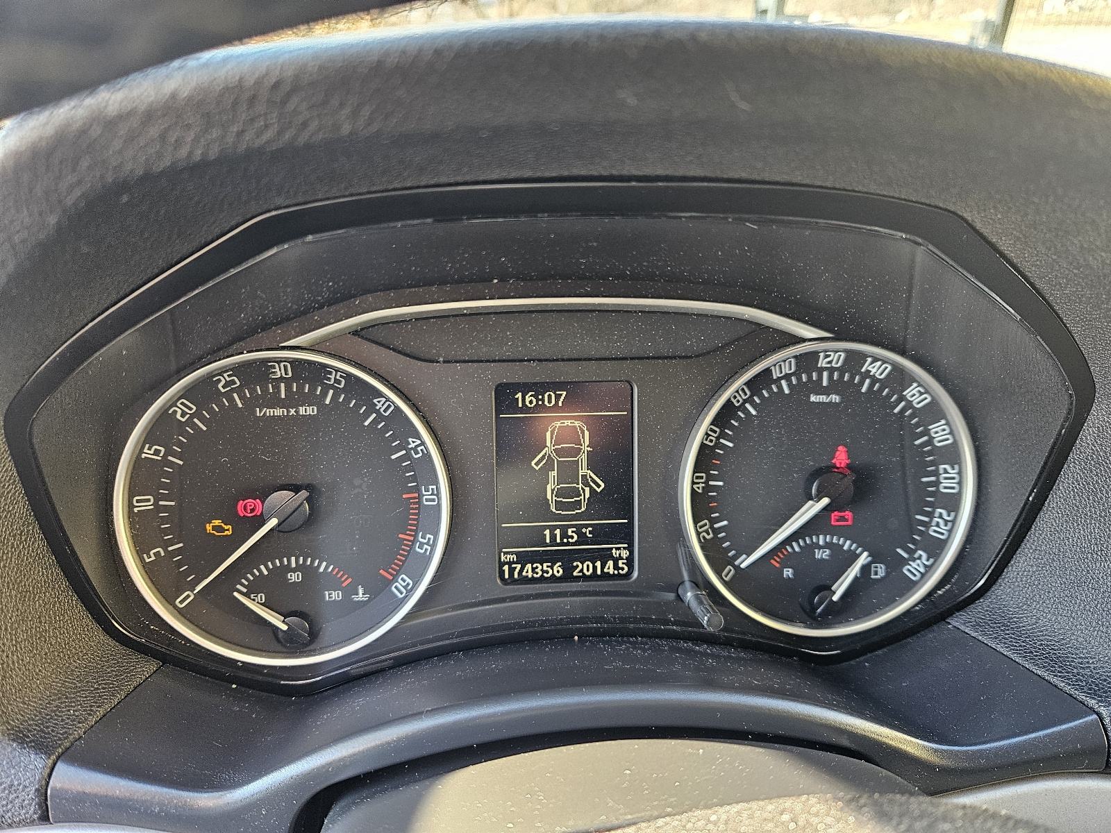 Škoda Octavia 1,6 TDI reg 1 god, fotografija 9