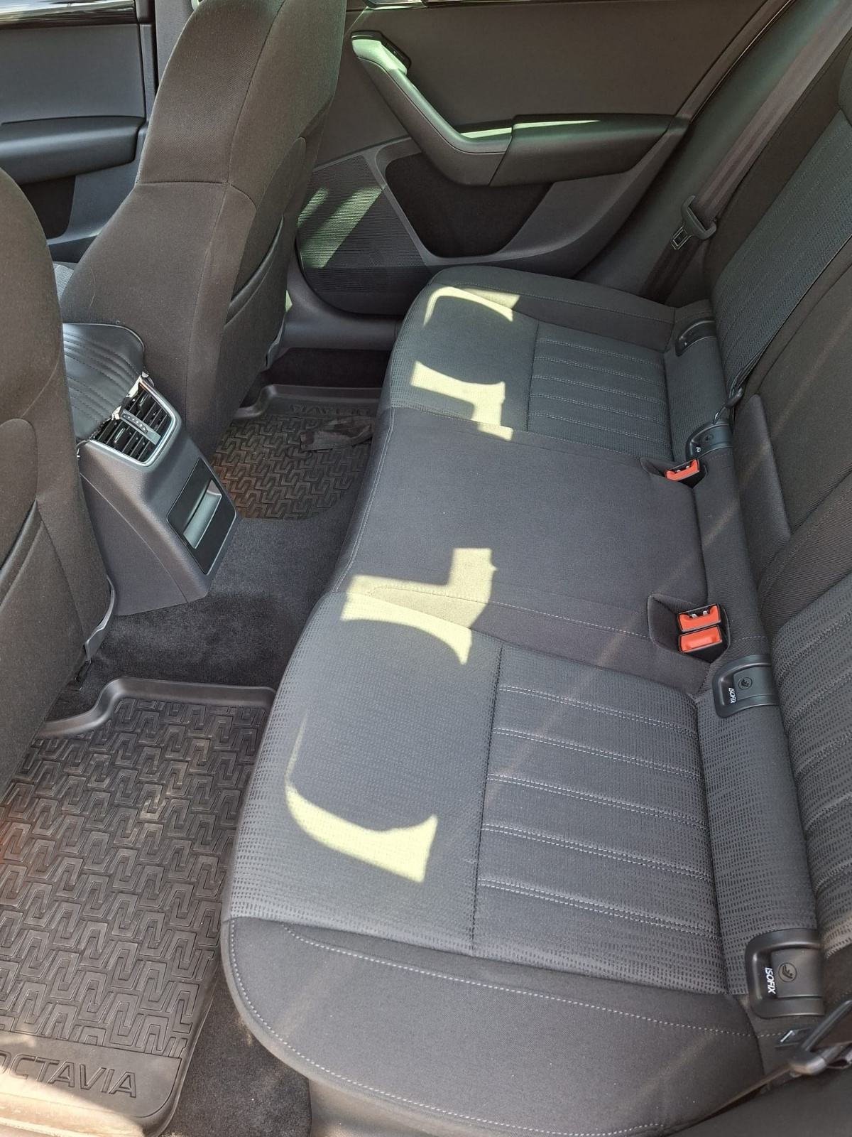 ŠKODA OCTAVIA 1.6 TDI STYLE 85KW TOP STANJE,PRVI VLASNIK, fotografija 6