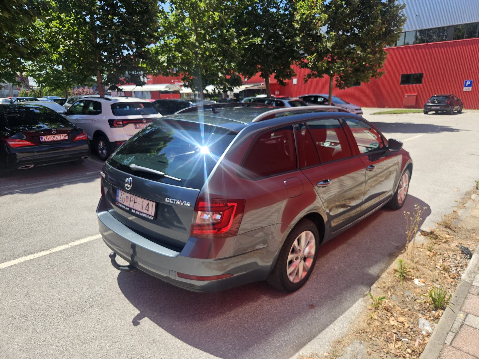 Škoda Octavia 1,6 TDI **TOP STANJE**, fotografija 3