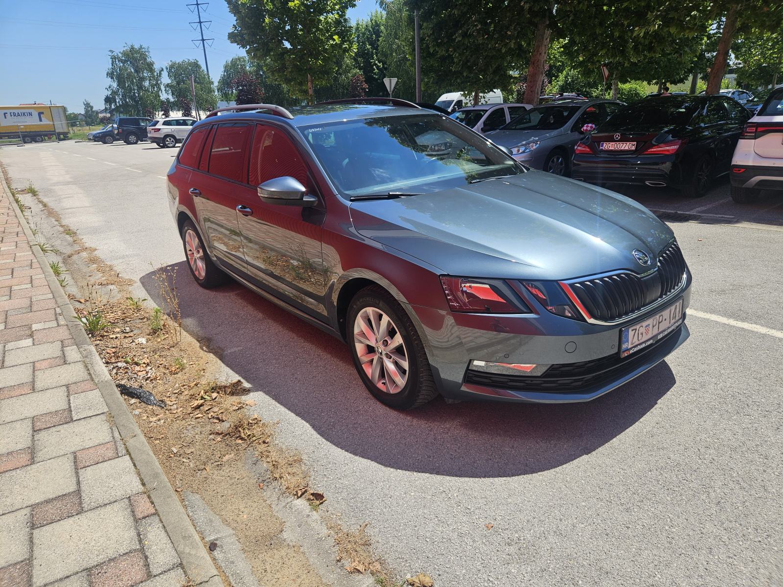 Škoda Octavia 1,6 TDI **TOP STANJE**, fotografija 8