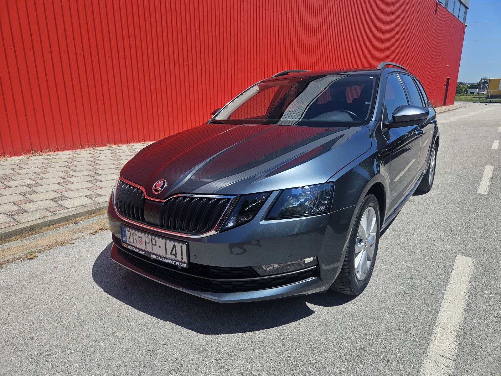 Škoda Octavia 1,6 TDI **TOP STANJE**, fotografija 2