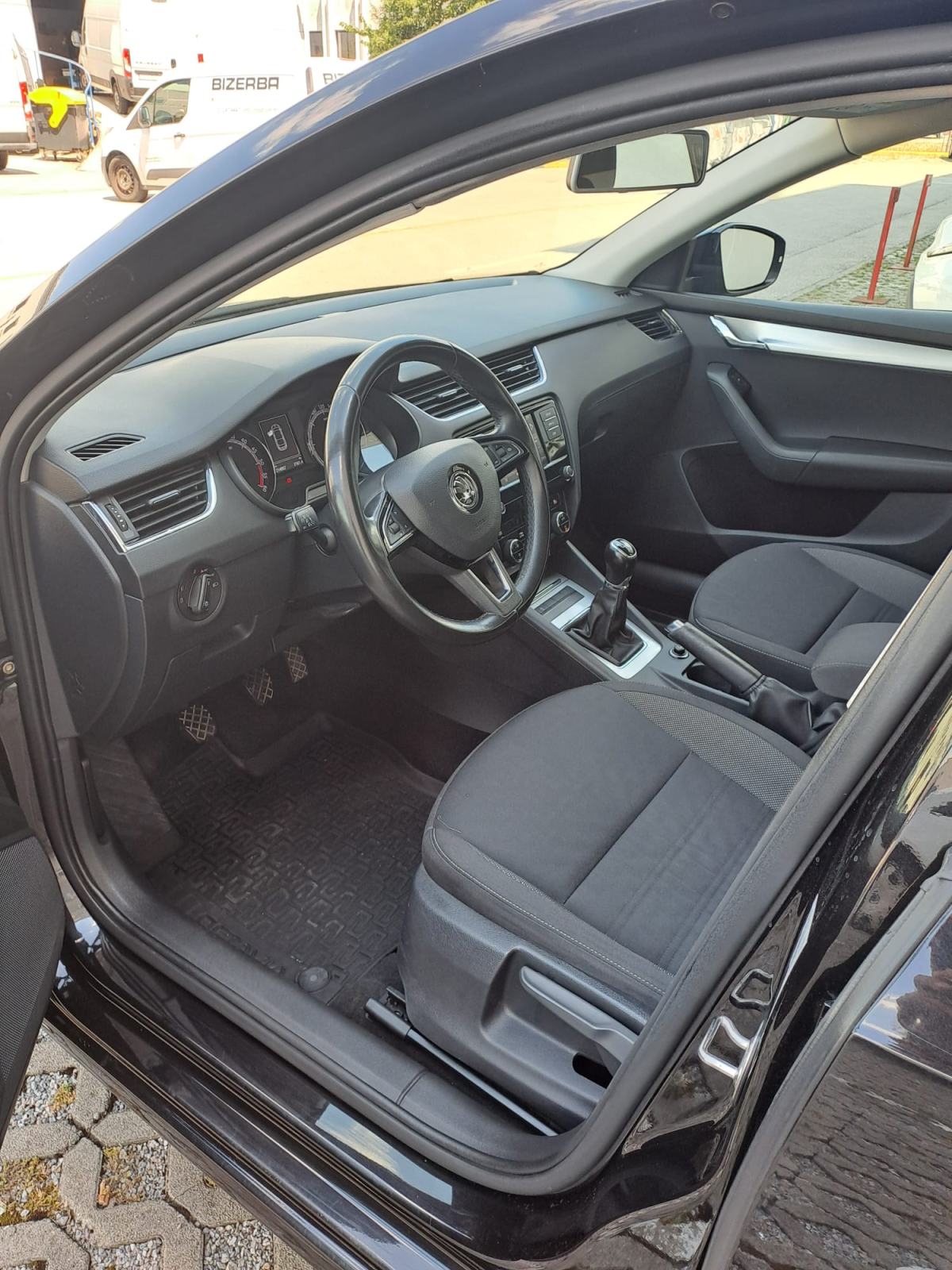 Škoda Octavia 1.6 TDI, fotografija 6