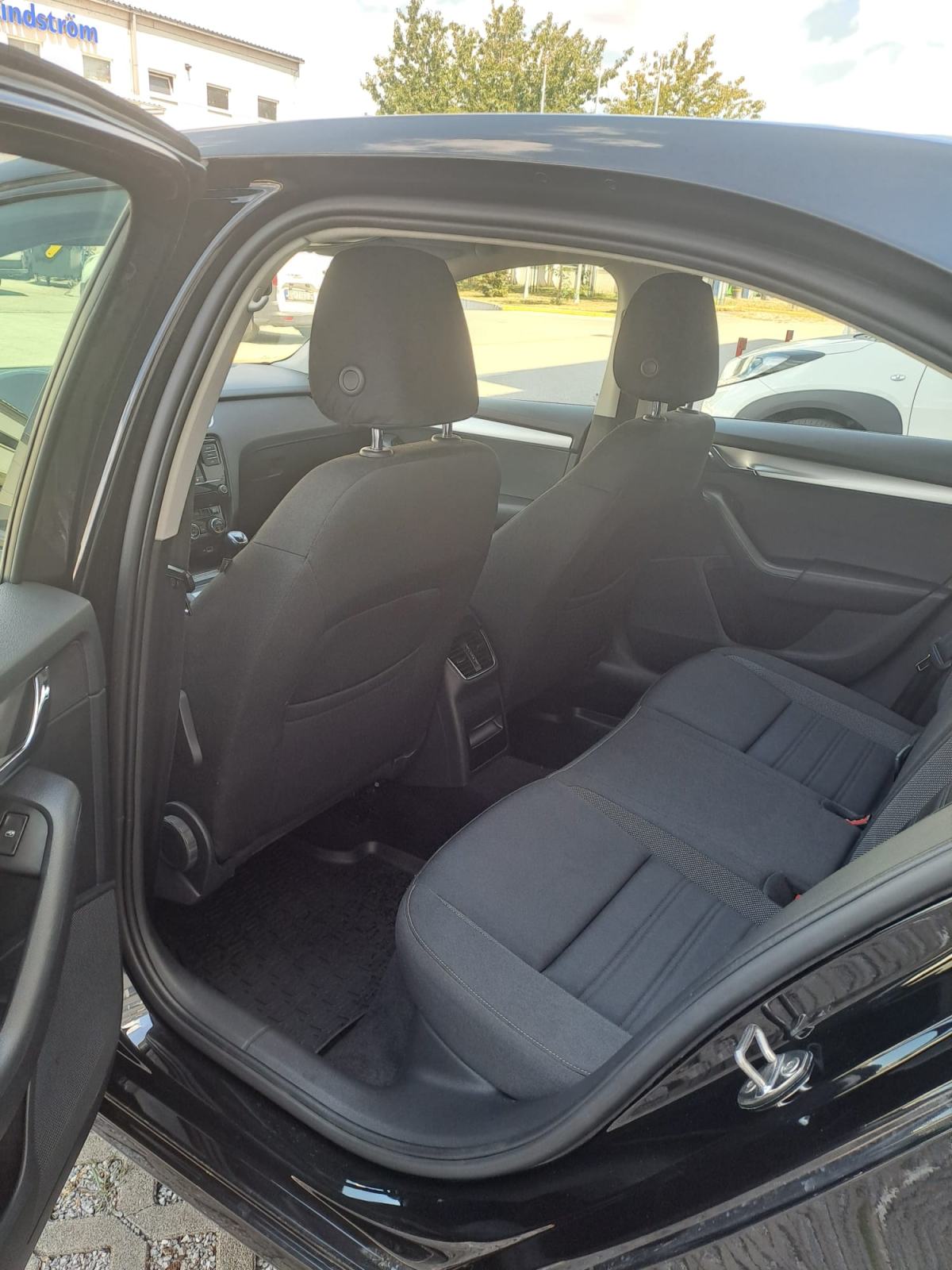 Škoda Octavia 1.6 TDI, fotografija 11