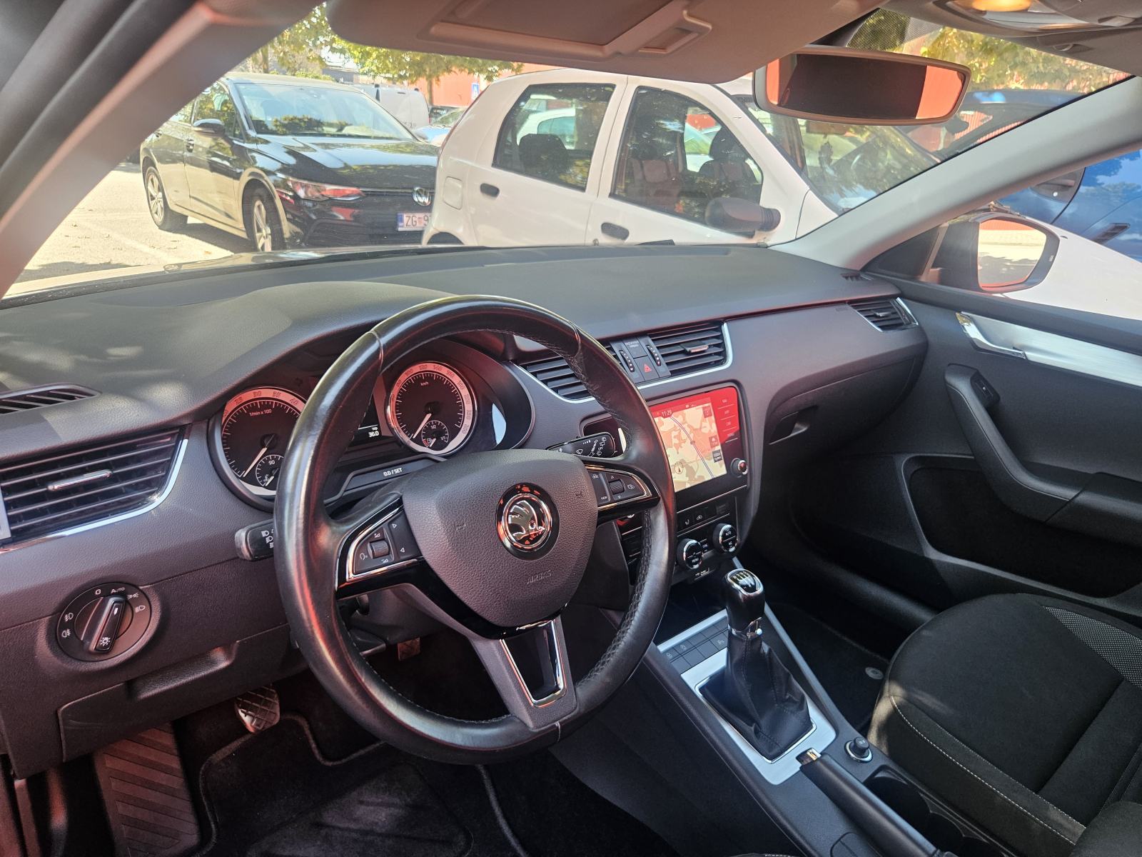Škoda Octavia 1,6 TDI **TOP STANJE**, fotografija 10