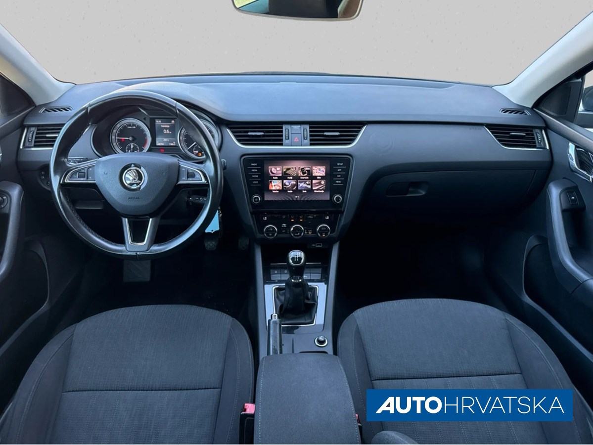 ŠKODA OCTAVIA 1.6 TDI STYLE, 13.690,00 €, fotografija 9