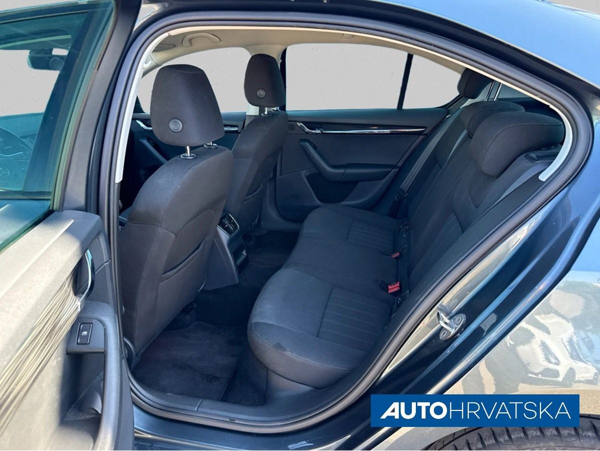 ŠKODA OCTAVIA 1.6 TDI STYLE, 13.690,00 €, fotografija 12