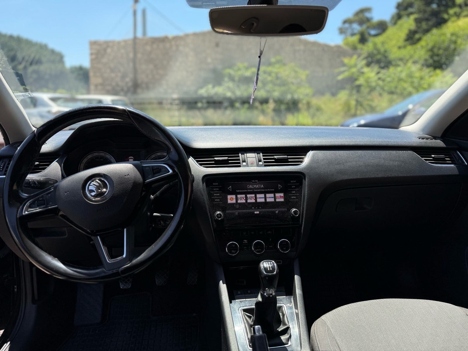 Škoda Octavia 1,6 TDI Style, fotografija 12