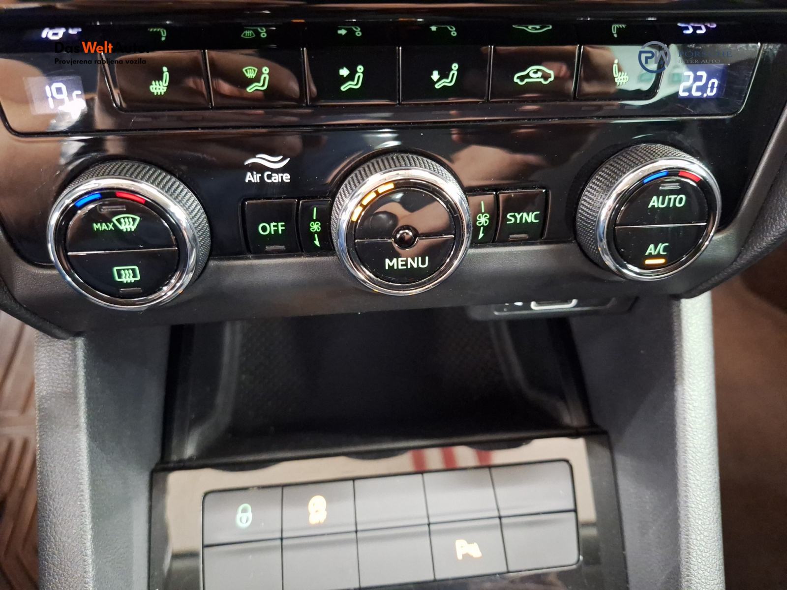 Škoda Octavia 1.6 TDI Style, fotografija 15