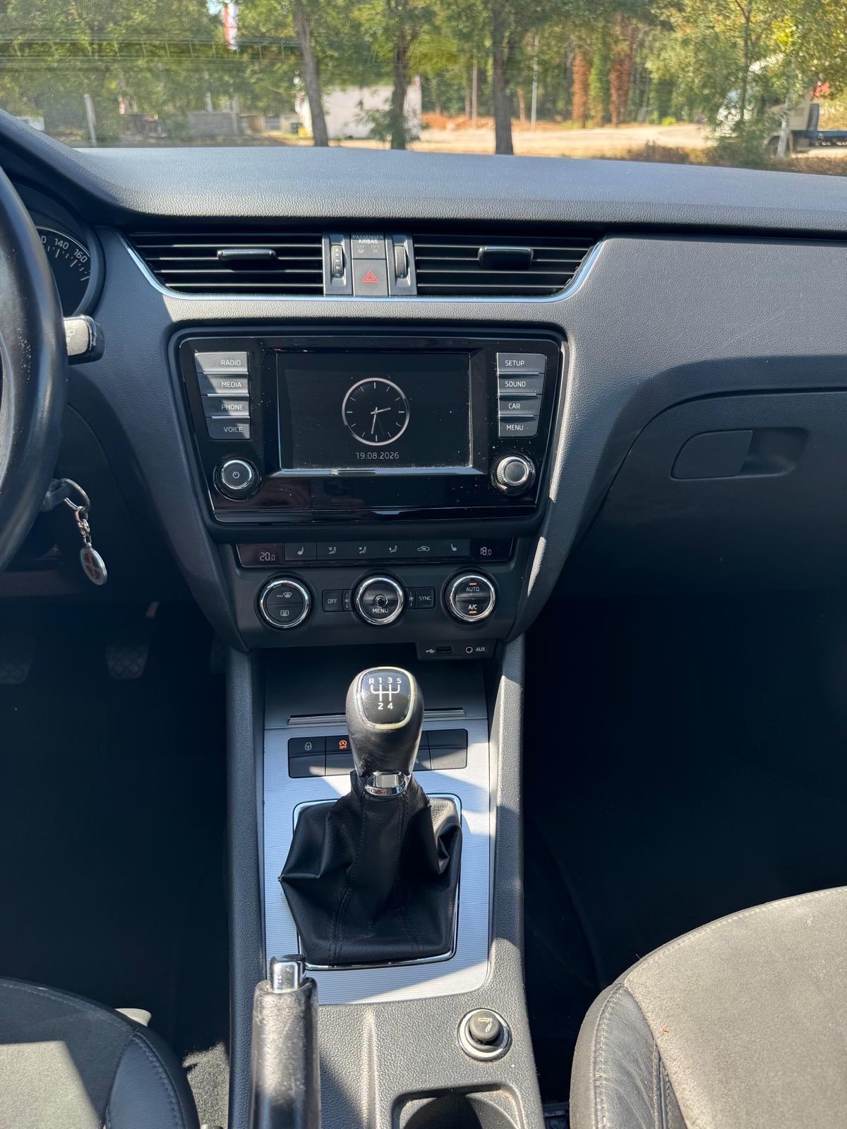 Škoda Octavia 1,6 TDI STYLE, fotografija 12