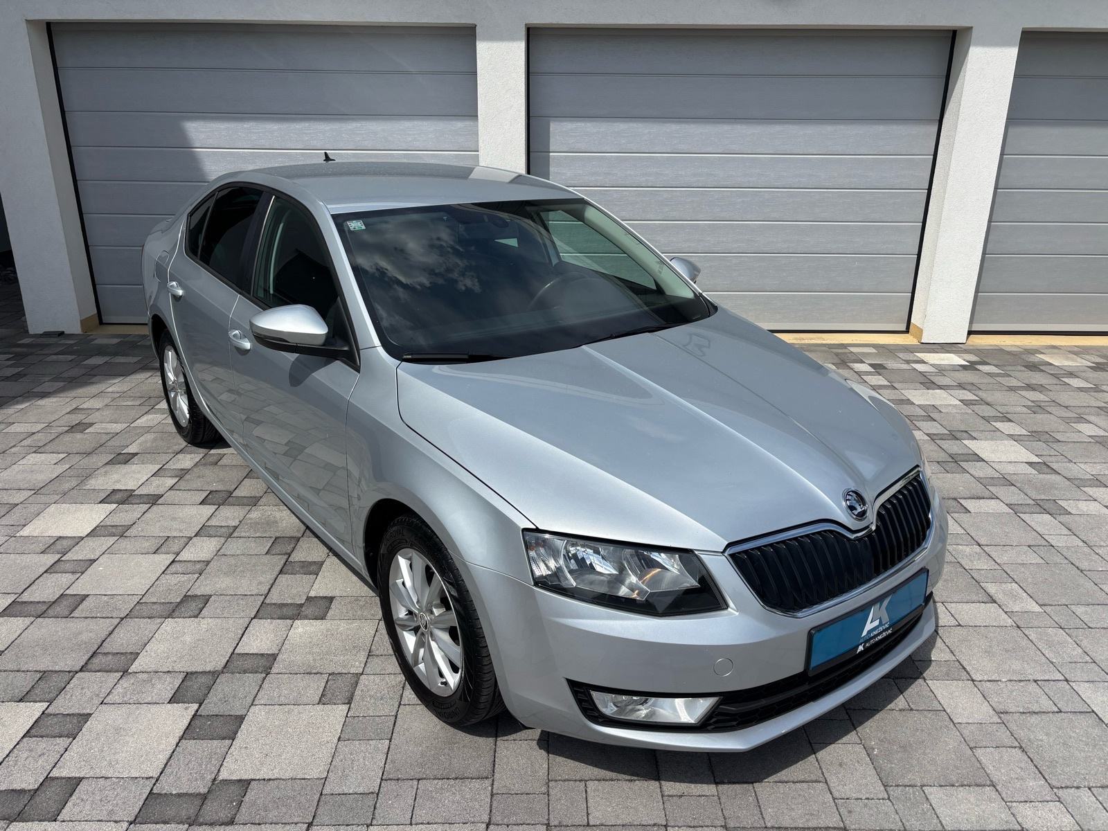 Škoda Octavia 1.6 TDI •V servis• Reg 10mj• HR auto, fotografija 4