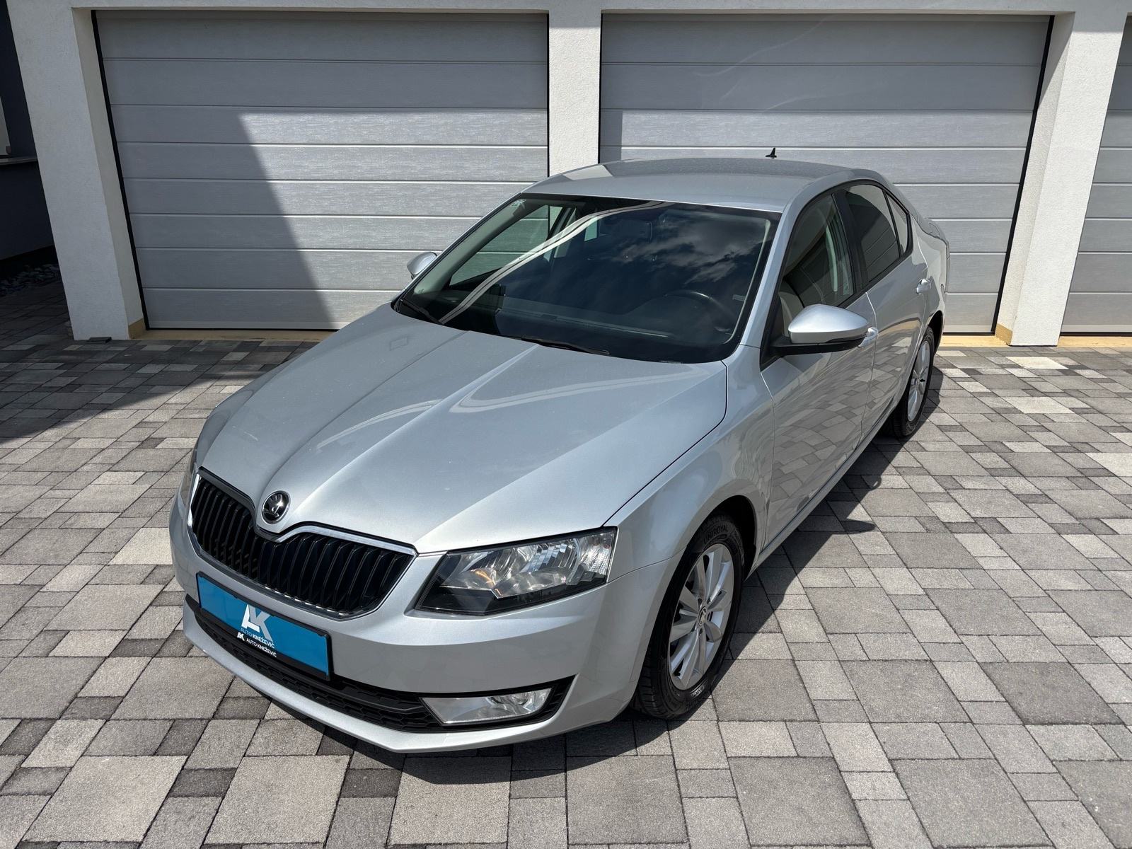 Škoda Octavia 1.6 TDI •V servis• Reg 10mj• HR auto, fotografija 2