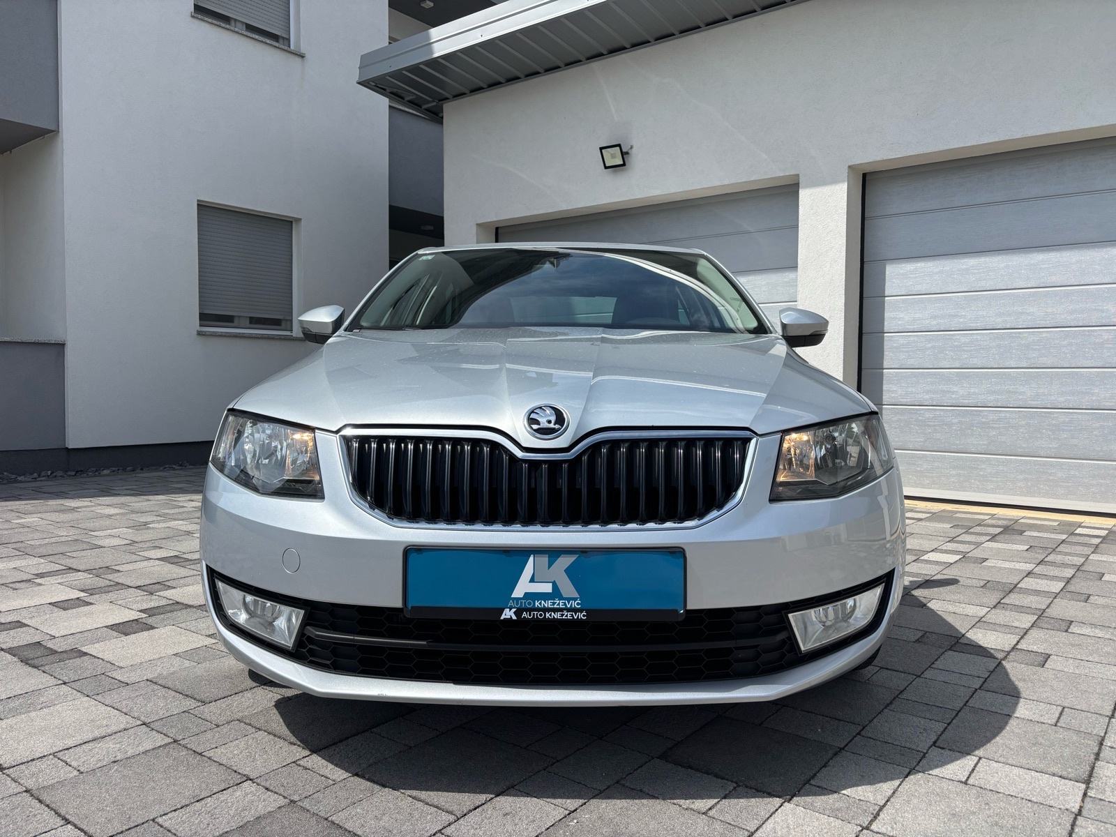 Škoda Octavia 1.6 TDI •V servis• Reg 10mj• HR auto, fotografija 3