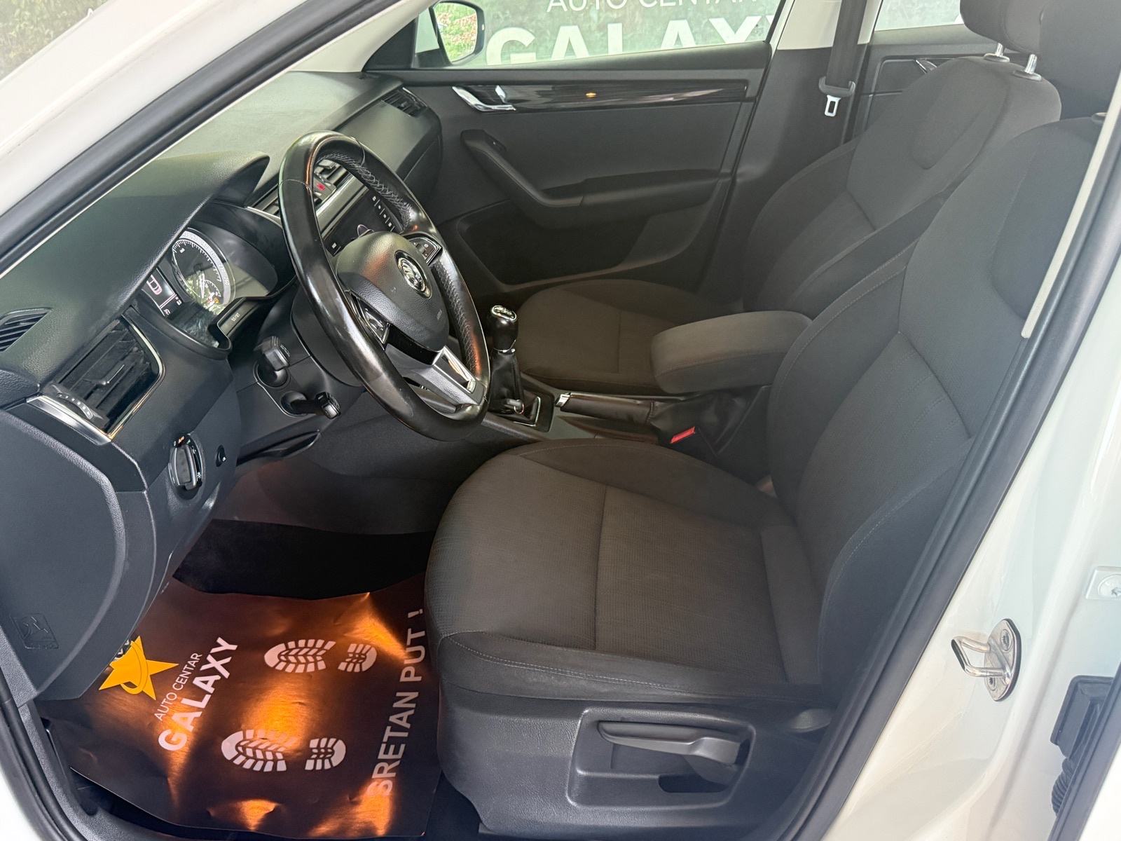 Škoda Octavia 1,6 TDI XENON✅KEYLESS GO✅GRIJANJE SJEDALA✅JAMSTVO 12✅, fotografija 9