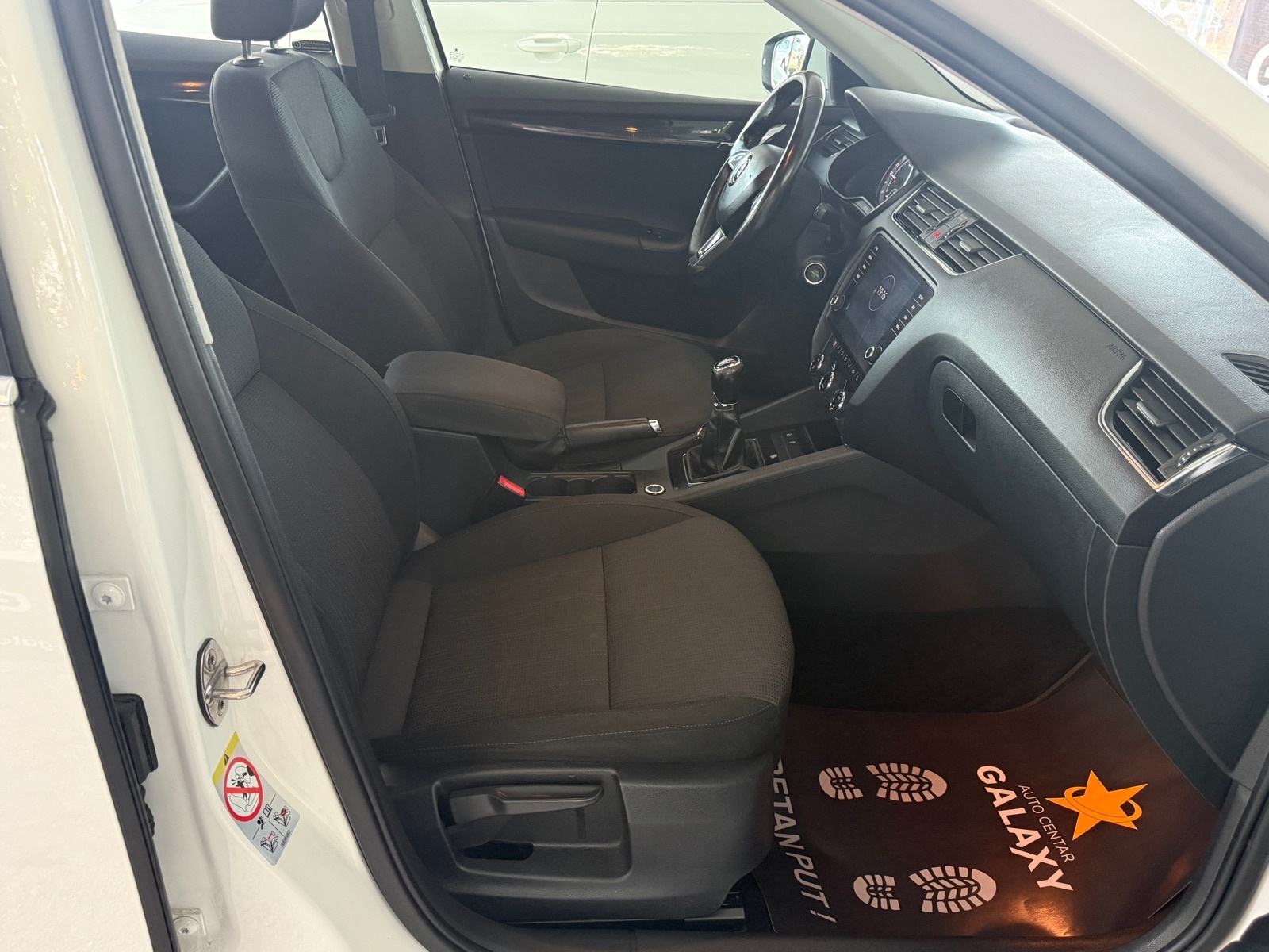 Škoda Octavia 1,6 TDI XENON✅KEYLESS GO✅GRIJANJE SJEDALA✅JAMSTVO 12✅, fotografija 10