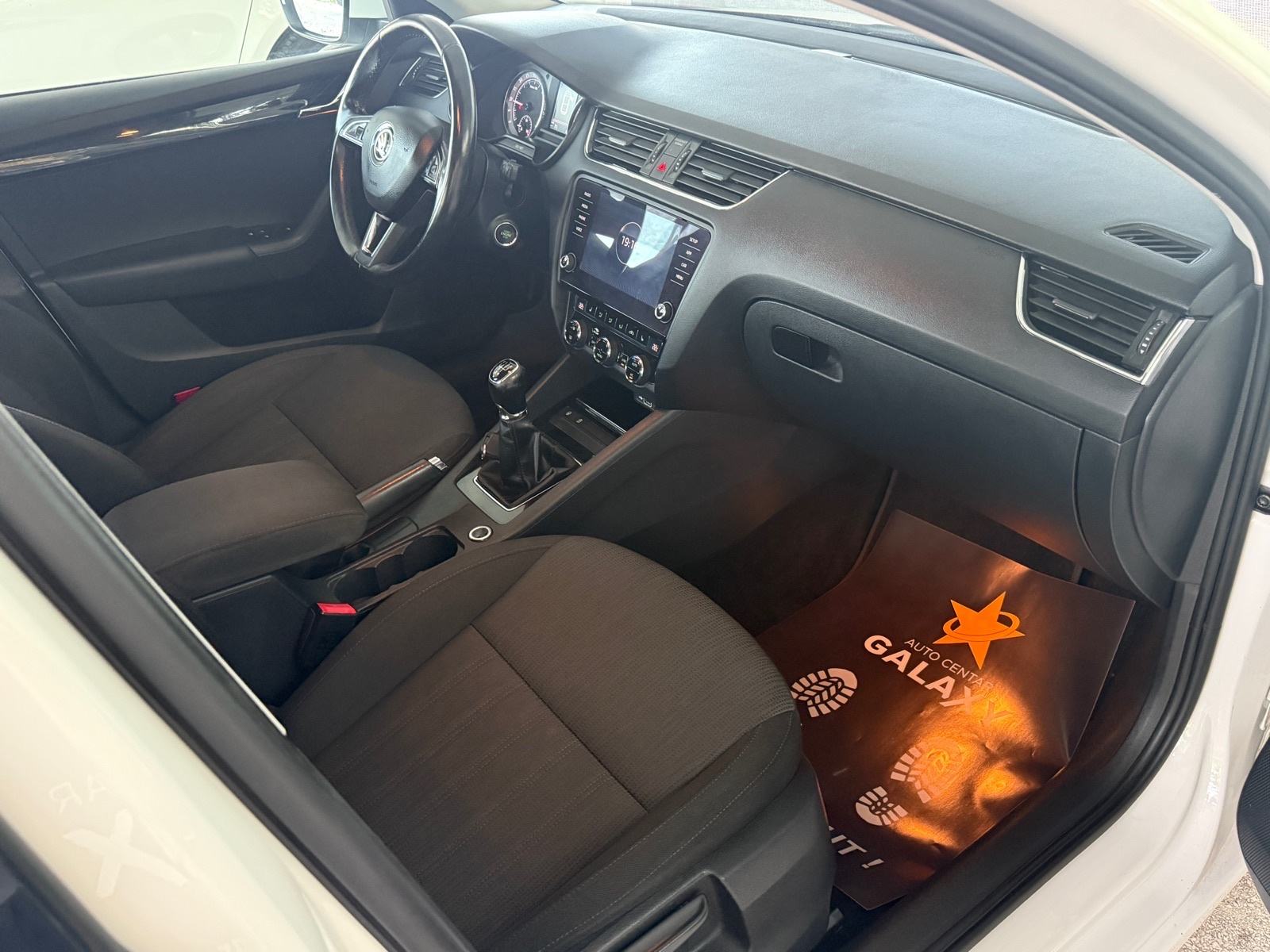 Škoda Octavia 1,6 TDI XENON✅KEYLESS GO✅GRIJANJE SJEDALA✅JAMSTVO 12✅, fotografija 11