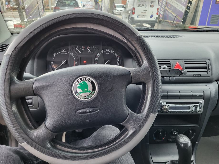 Škoda Octavia 1,9 TDI, fotografija 6