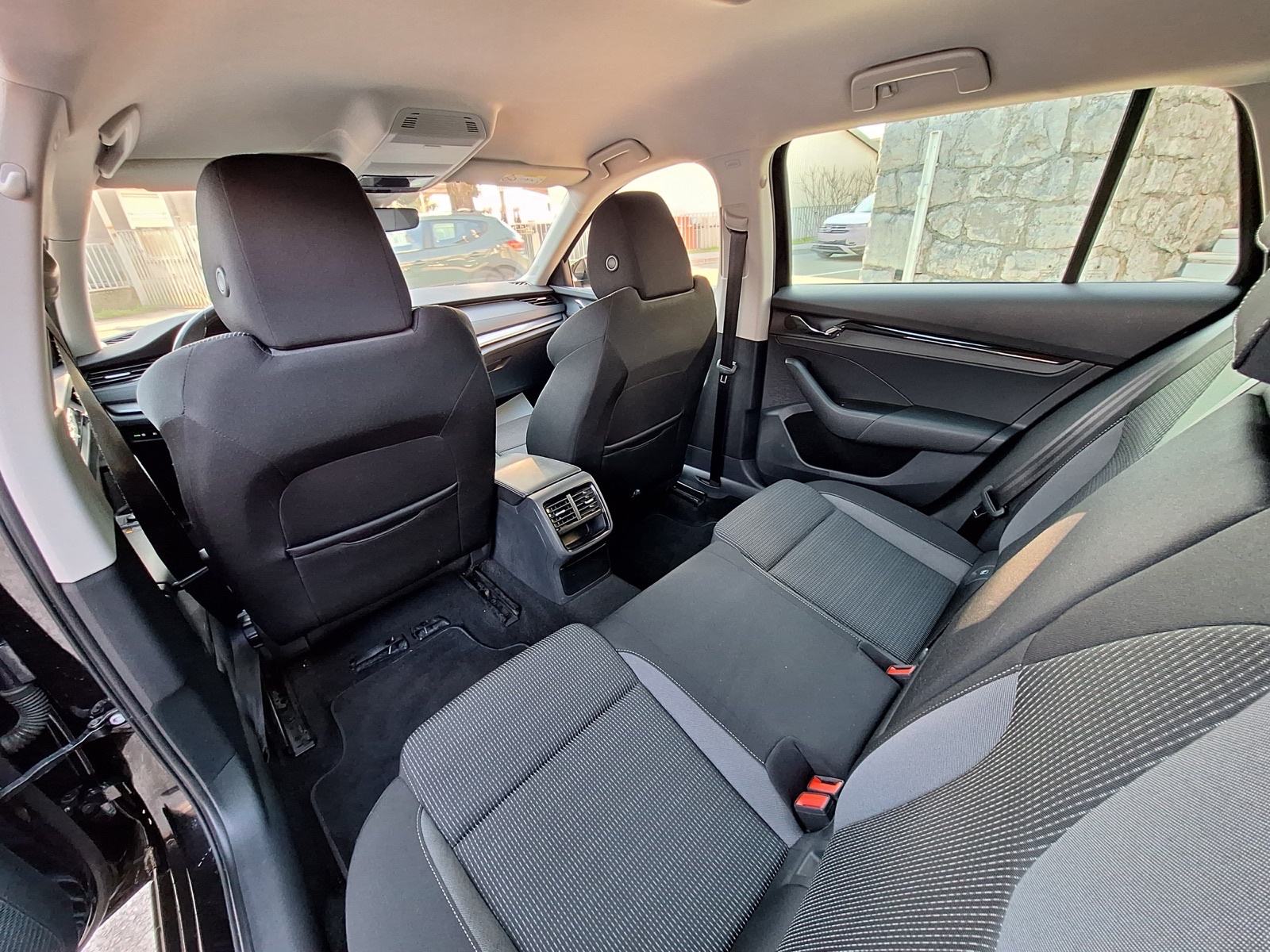 Škoda Octavia 2,0 TDI 150 KS automatik LED/NAVI.(u sustav pdv)Akcija, fotografija 18