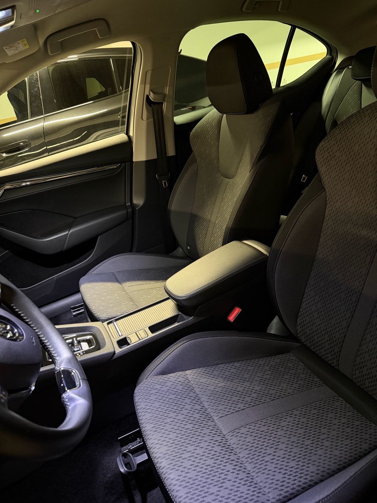 Škoda Octavia 2,0 TDI automatik,1.Vlasnik,Garancija 2030.god,REG.12/26, fotografija 11