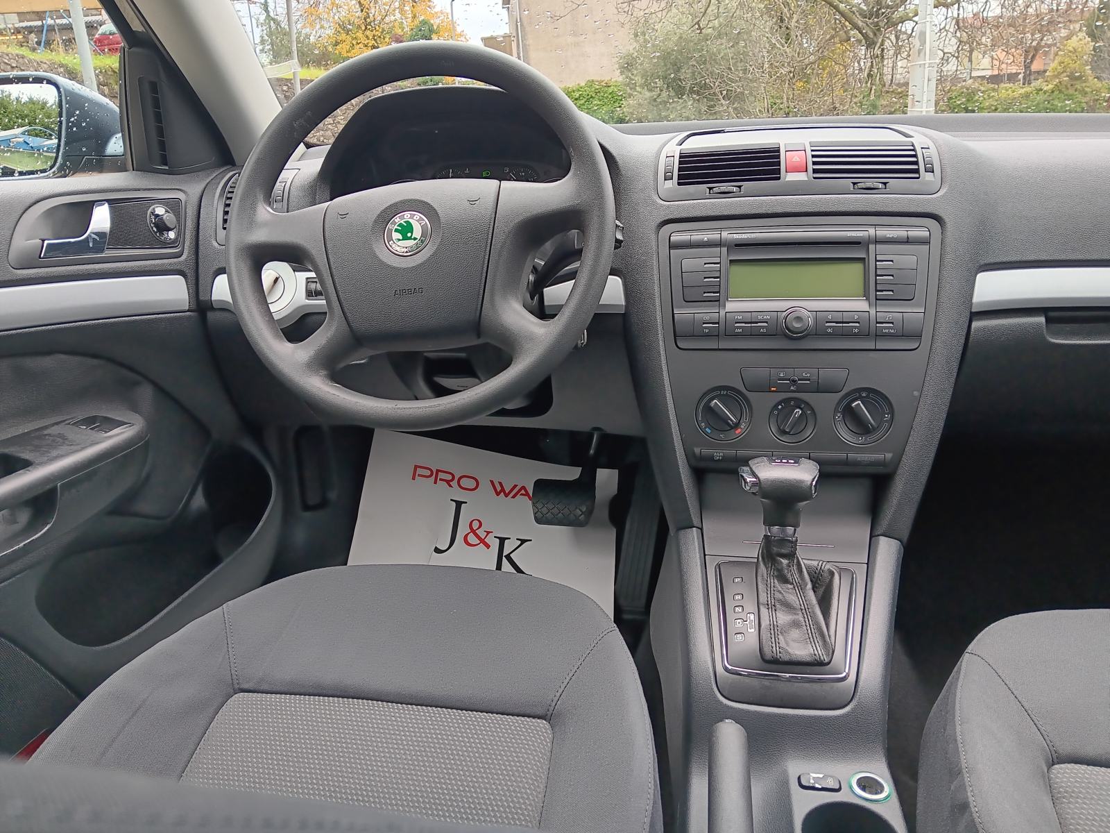 Škoda Octavia 2,0 TDI Automatik,1vlasnik,HR-vozilo,, fotografija 10