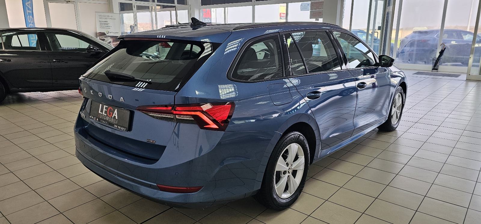 Škoda Octavia 2,0 TDI automatik AMBITION, fotografija 3