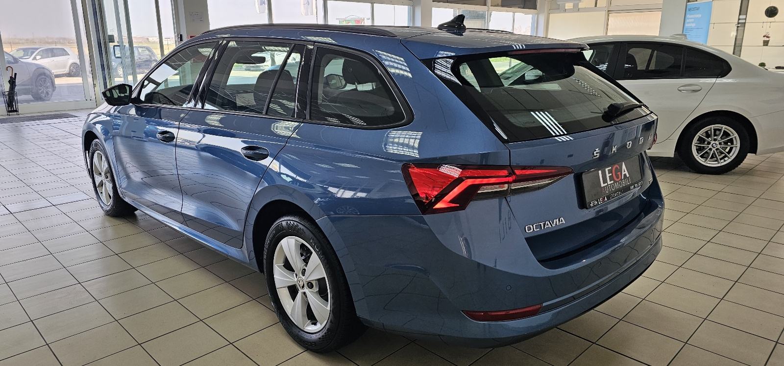 Škoda Octavia 2,0 TDI automatik AMBITION, fotografija 4