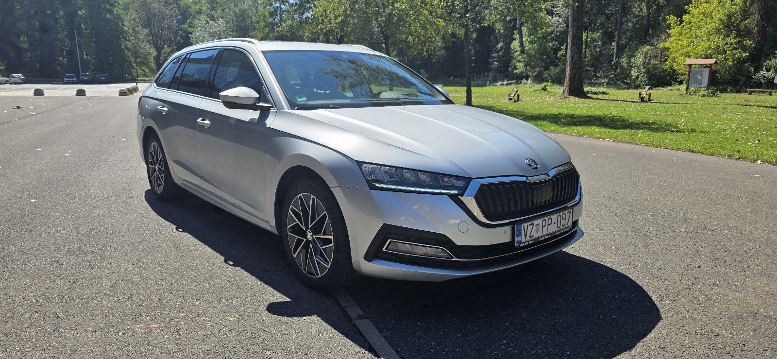 Škoda Octavia 2,0 TDI aut.navi panorama cijena do reg Dostupna, fotografija 2