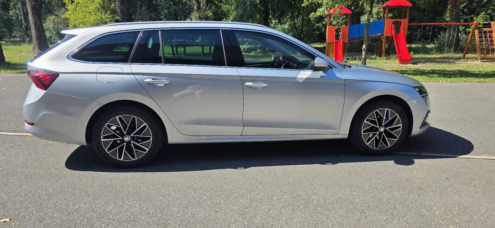 Škoda Octavia 2,0 TDI aut.navi panorama cijena do reg Dostupna, fotografija 5