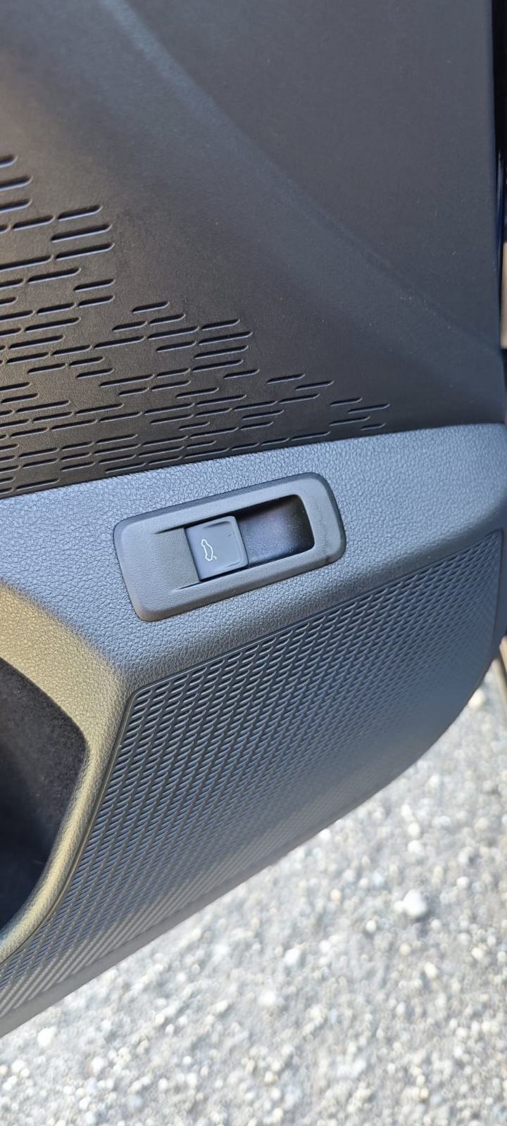 Škoda Octavia 2.0 TDI Full oprema, fotografija 13