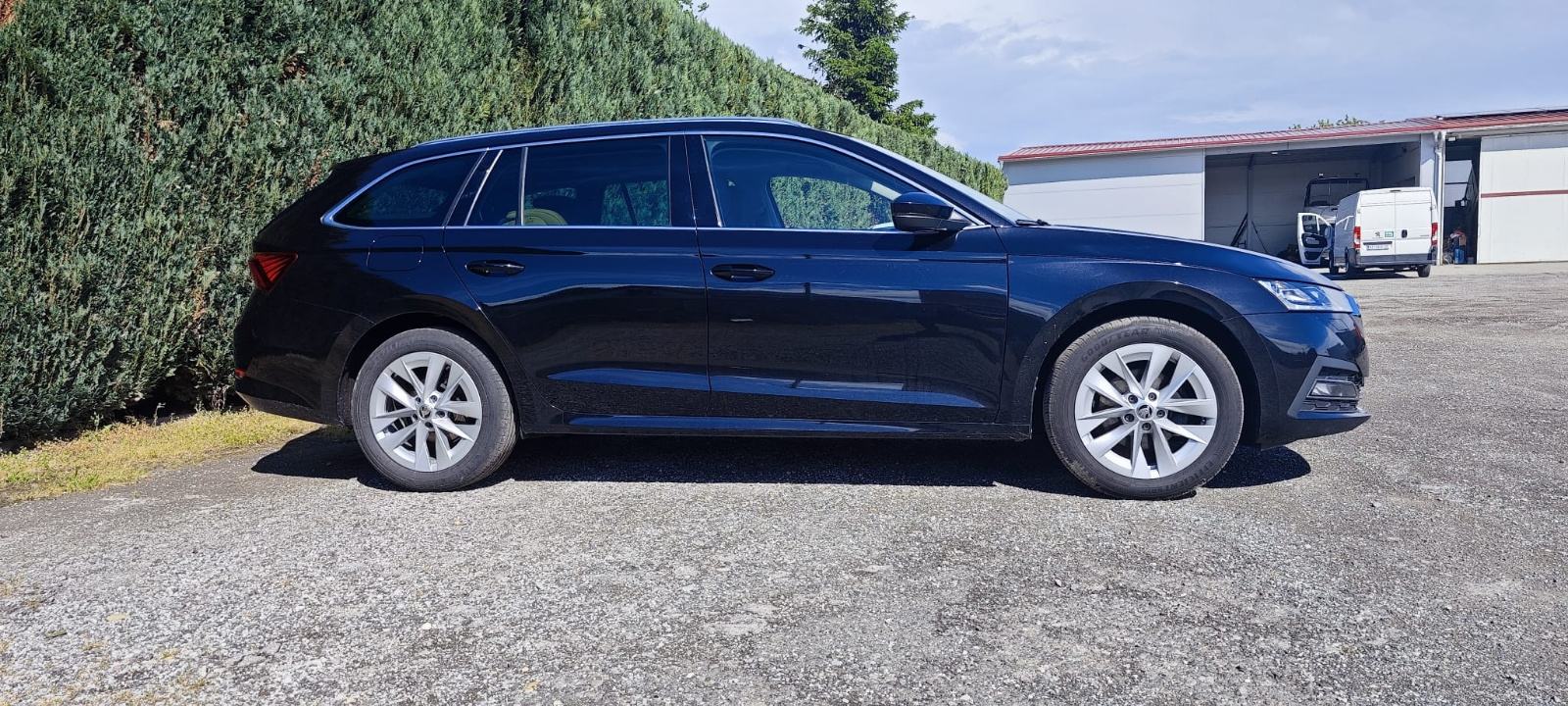Škoda Octavia 2.0 TDI Full oprema, fotografija 3
