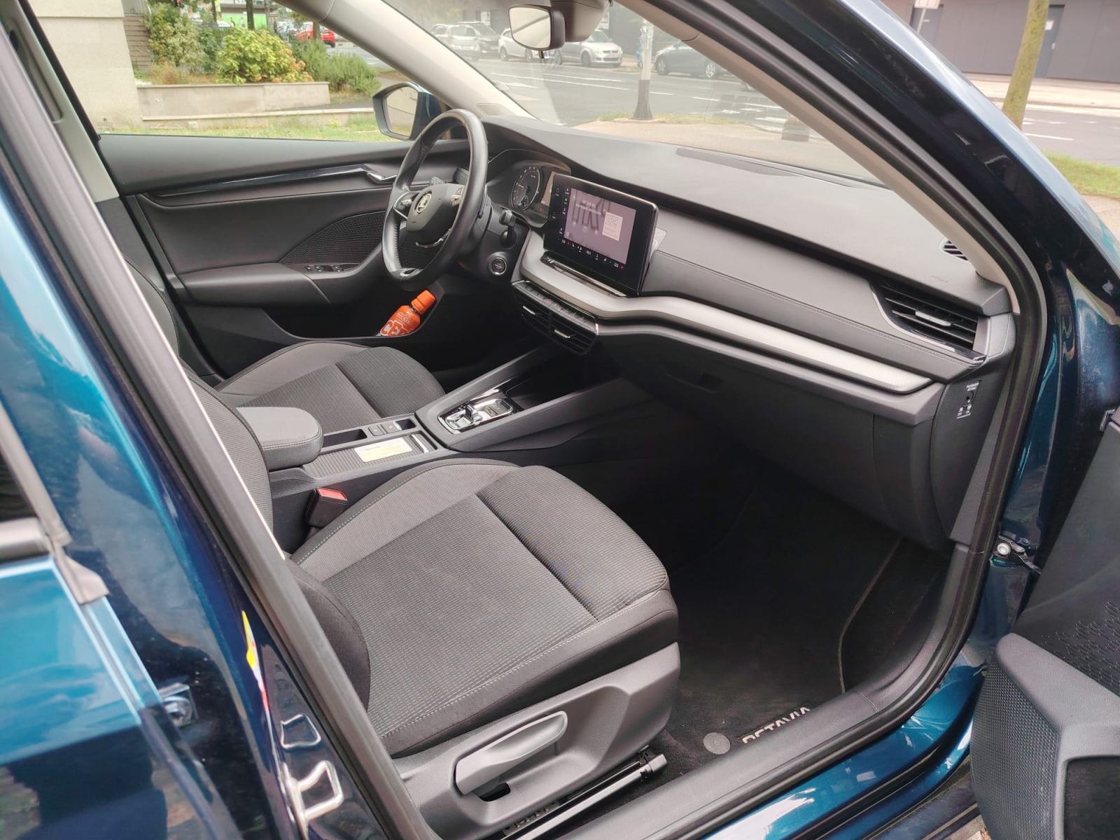 Škoda Octavia 2,0 TDI automatik+ŠKODA servisna+Bez nezgoda, fotografija 13