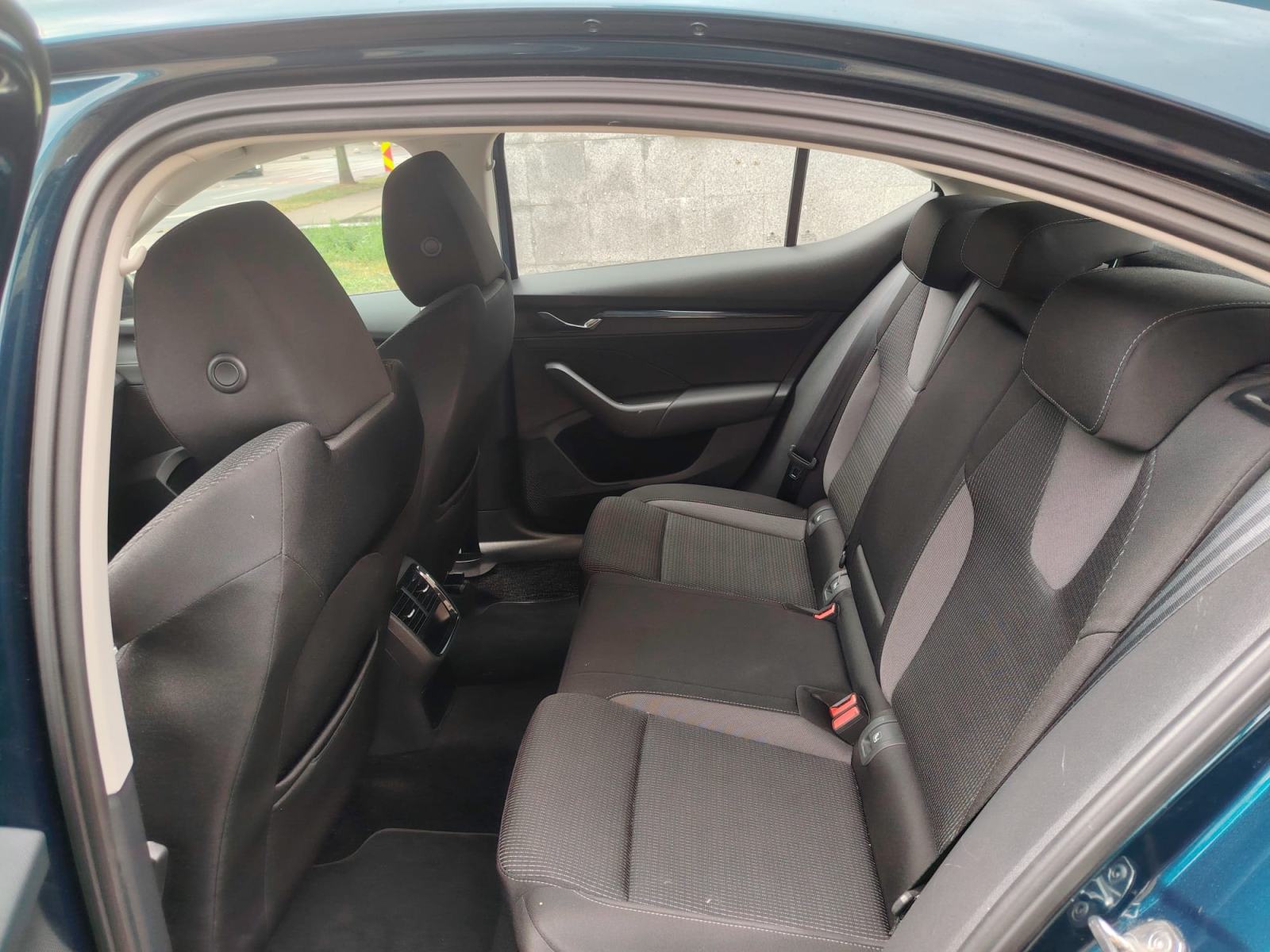 Škoda Octavia 2,0 TDI automatik+ŠKODA servisna+Bez nezgoda, fotografija 14