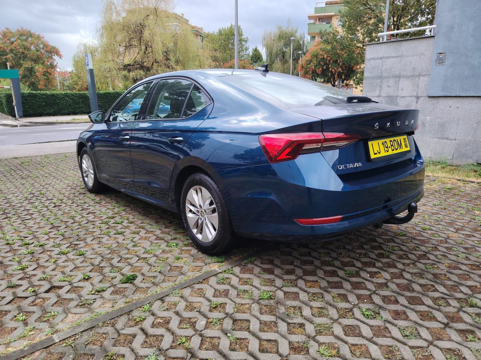 Škoda Octavia 2,0 TDI automatik+ŠKODA servisna+Bez nezgoda, fotografija 8