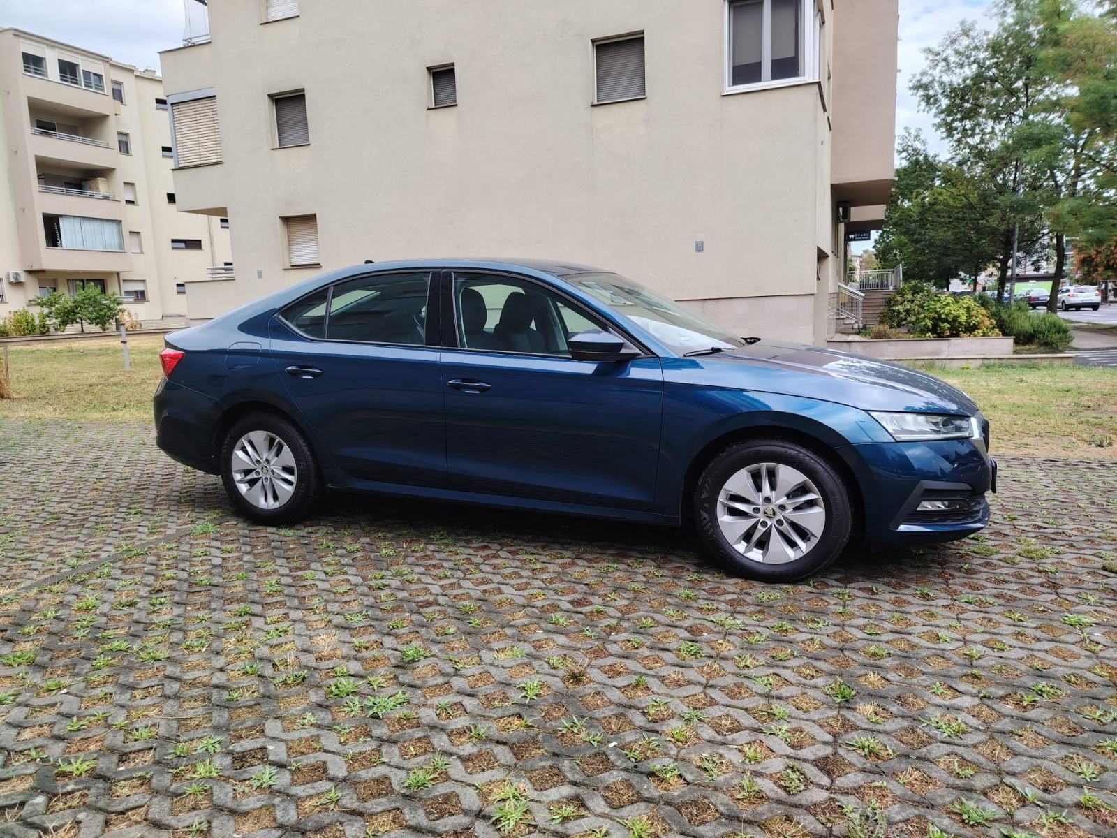 Škoda Octavia 2,0 TDI automatik+ŠKODA servisna+Bez nezgoda, fotografija 4