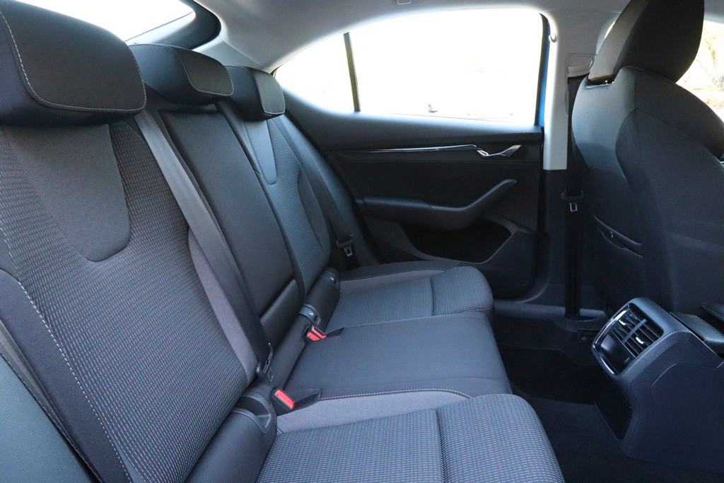 Škoda Octavia 2.0 TDI DSG-Tiptronik Business VIRTUAL COCKPIT 150 KS, fotografija 7