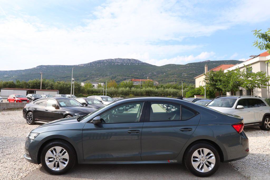 Škoda Octavia 2.0 TDI DSG-Tiptronik Business VIRTUAL COCKPIT 150 KS, fotografija 3