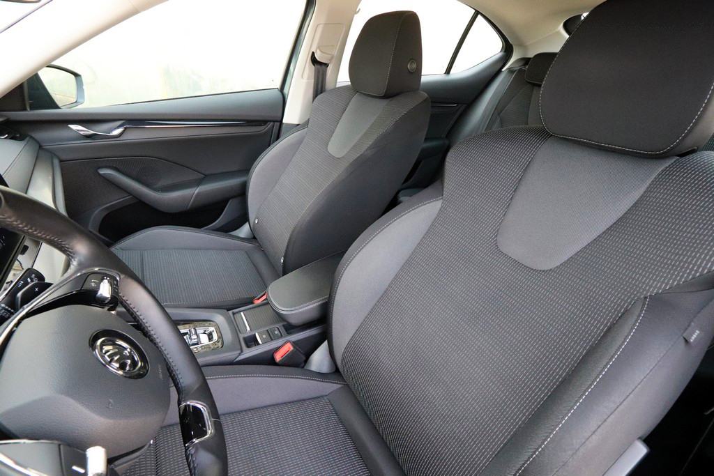 Škoda Octavia 2.0 TDI DSG-Tiptronik Business VIRTUAL COCKPIT 150 KS, fotografija 6