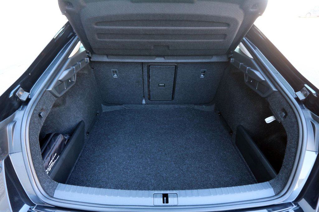 Škoda Octavia 2.0 TDI DSG-Tiptronik Business VIRTUAL COCKPIT, fotografija 11
