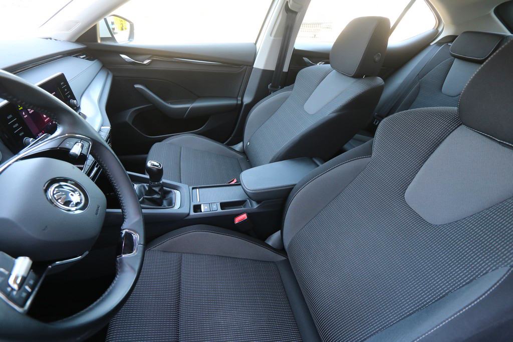 Škoda Octavia 2.0 TDI Business VIRTUAL COCKPIT -Novi model-, fotografija 6