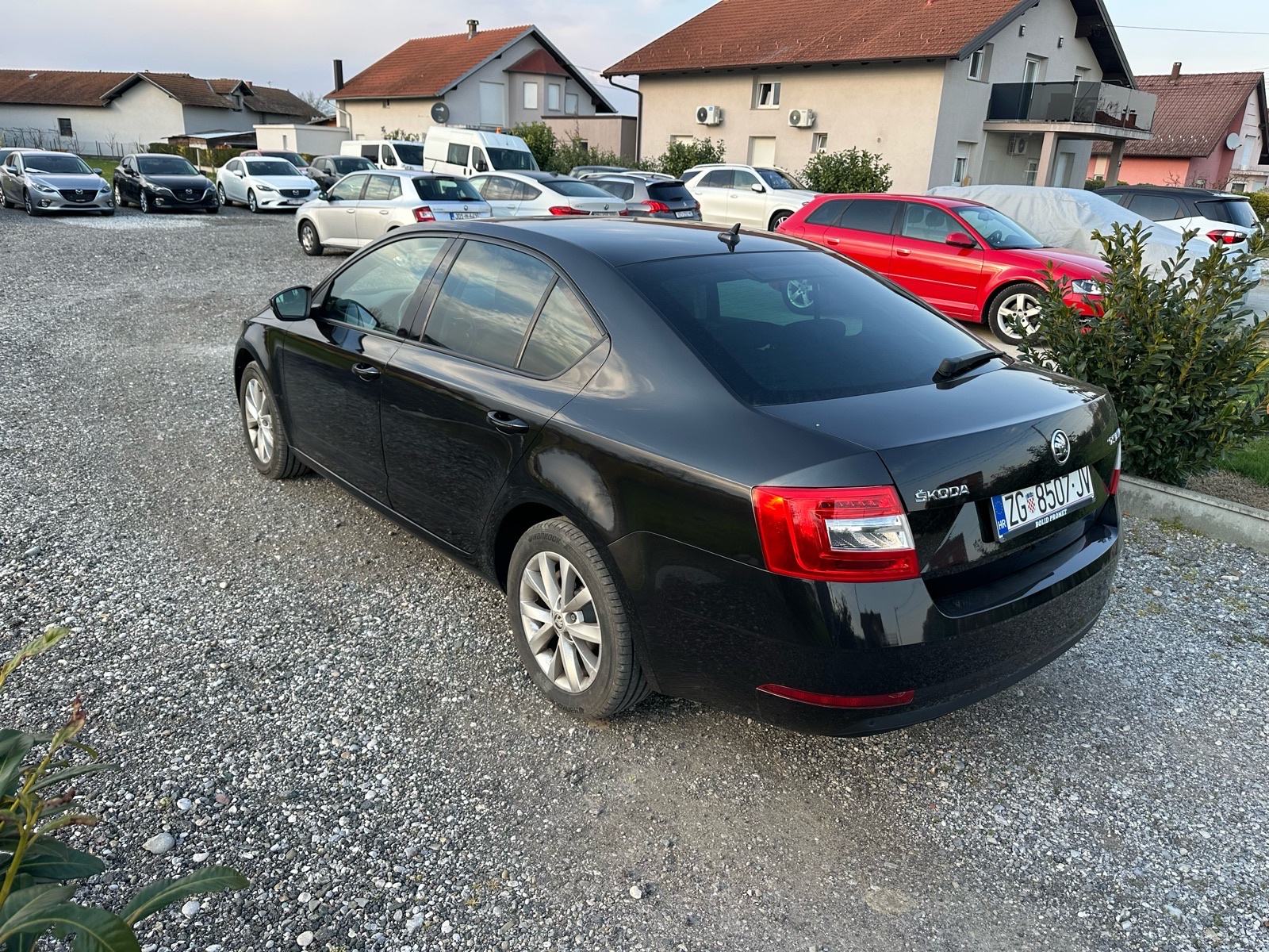 Škoda Octavia 2,0 TDI DSG, 2 seta guma, Veliki servis, fotografija 4