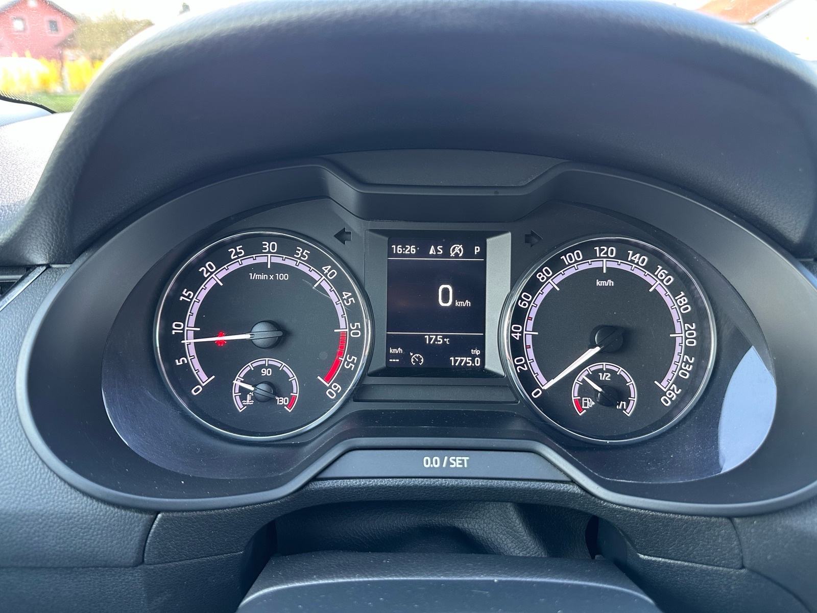 Škoda Octavia 2,0 TDI DSG, 2 seta guma, Veliki servis, fotografija 11