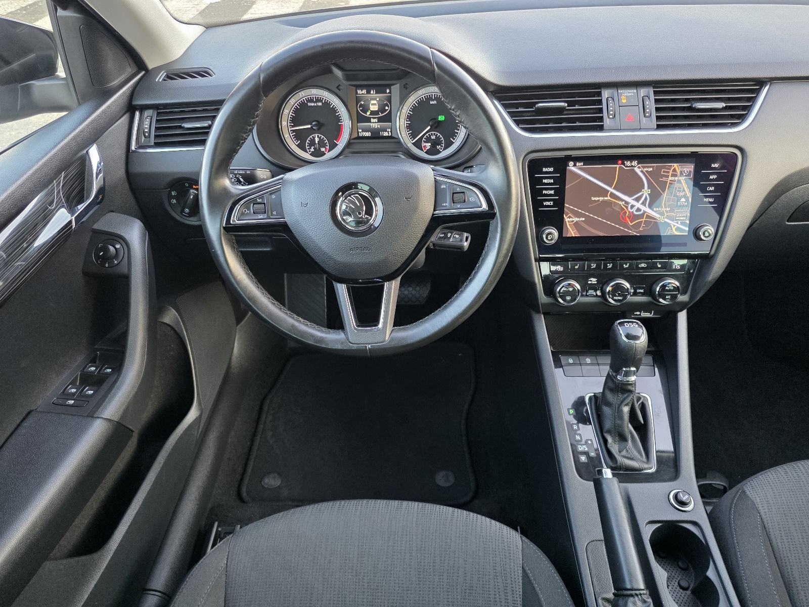 Škoda Octavia 2,0 TDI DSG,2019 god,190000 km,Servisna,Reg 12/2026,Navi, fotografija 17