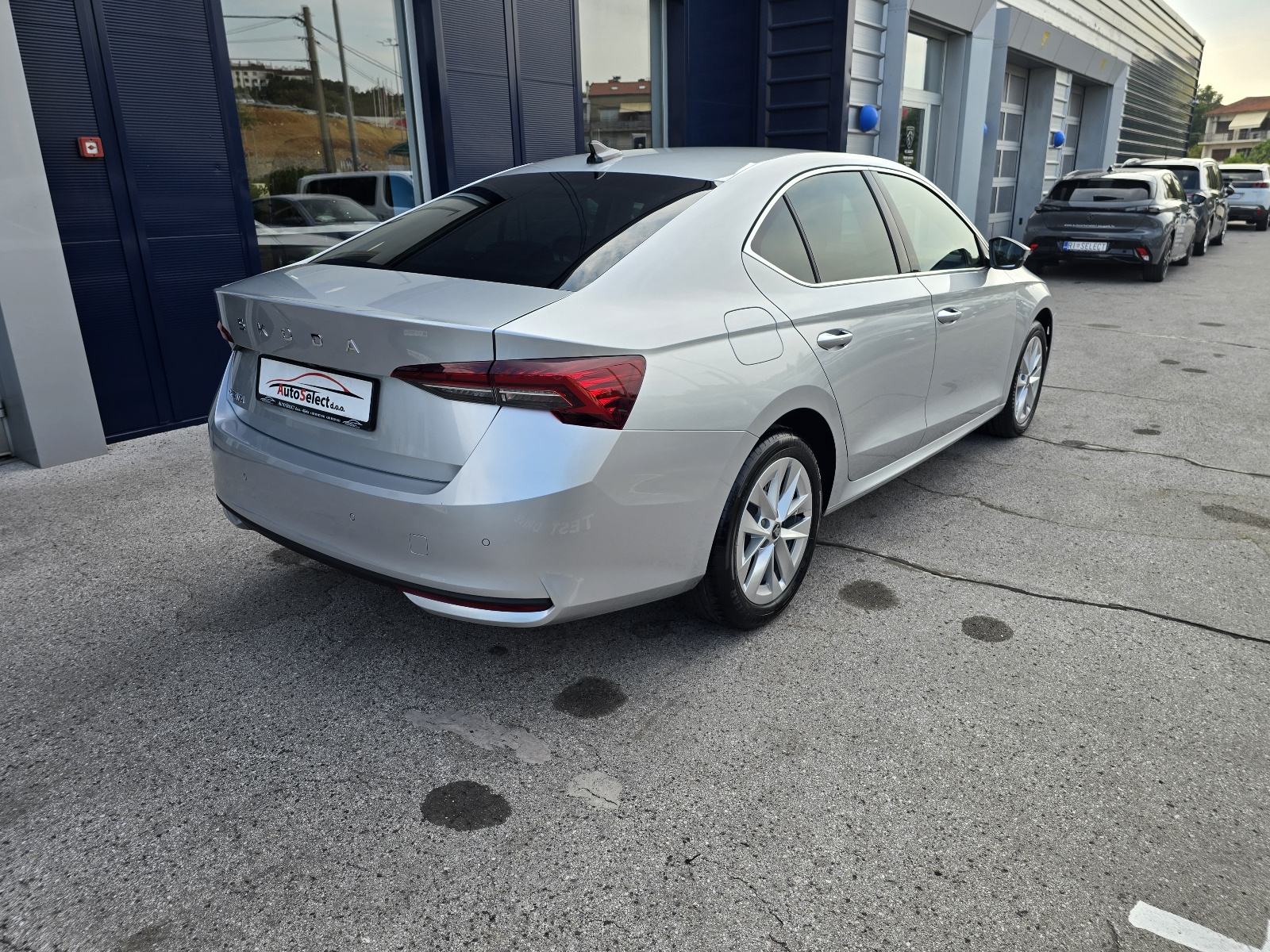 Škoda Octavia 2,0 TDI DSG - 2025 - VIRTUAL - LED - GARANCIJA 5 GOD !!, fotografija 5