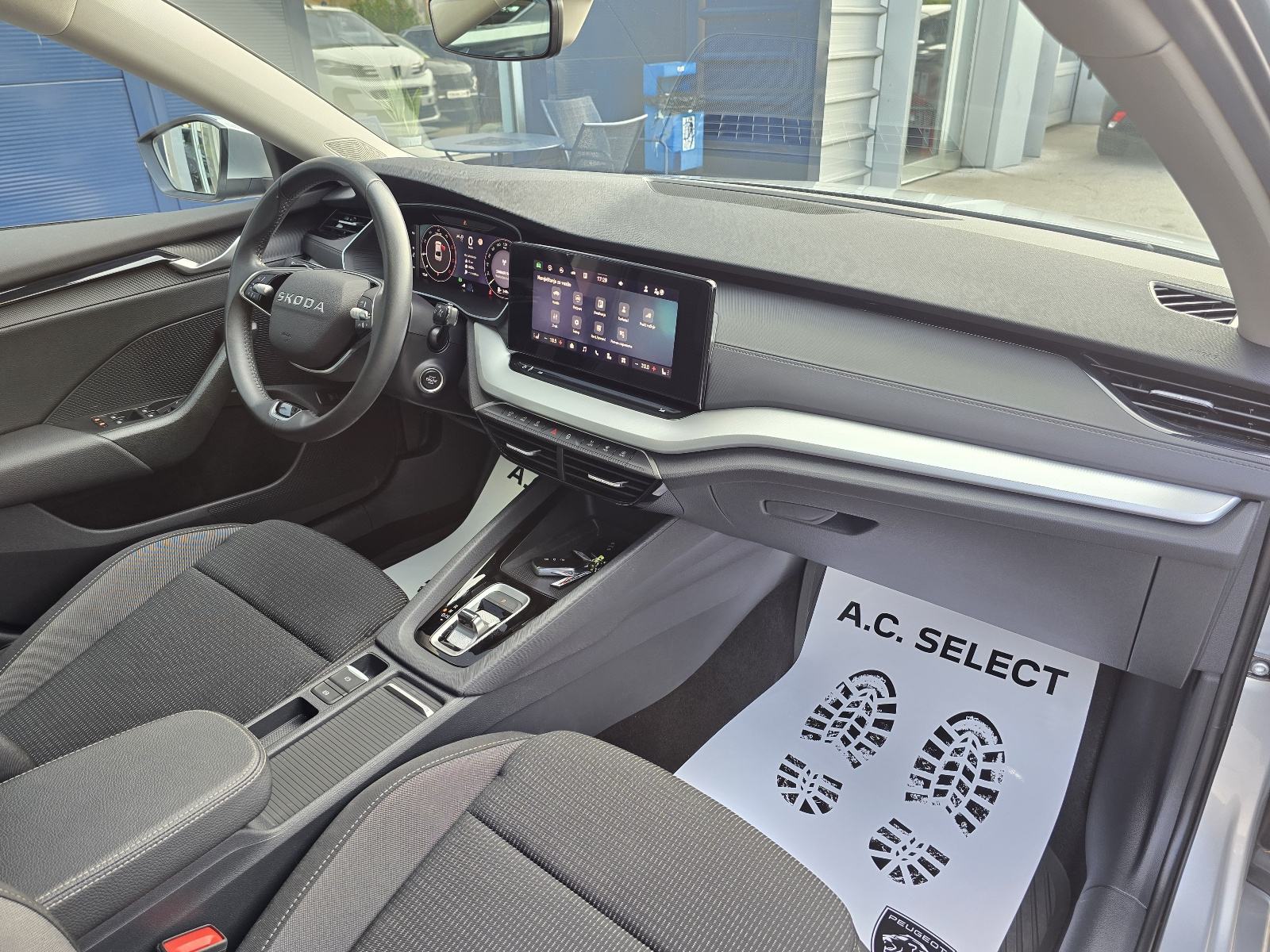 Škoda Octavia 2,0 TDI DSG - 2025 - VIRTUAL - LED - GARANCIJA 5 GOD !!, fotografija 16