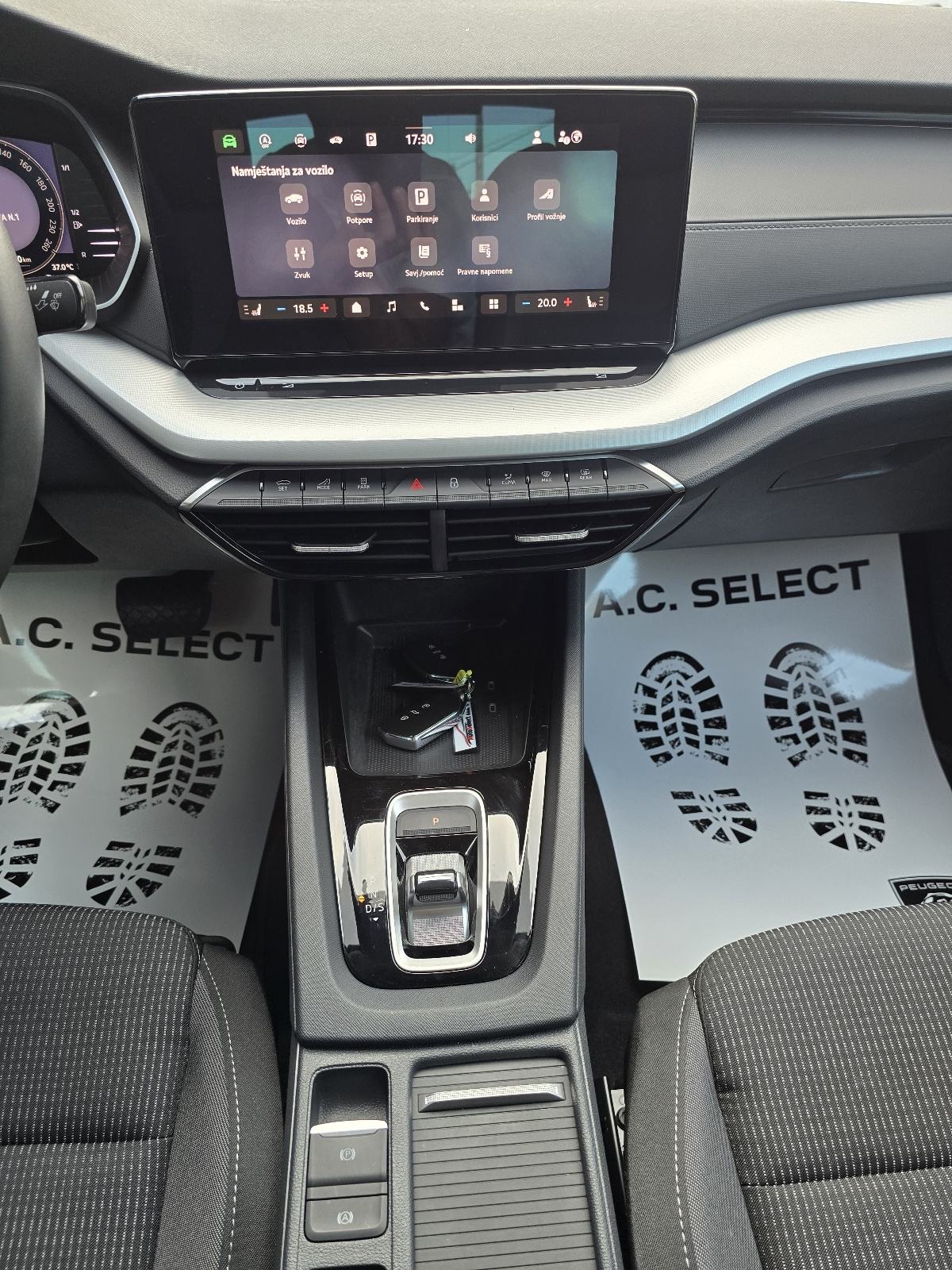 Škoda Octavia 2,0 TDI DSG - 2025 - VIRTUAL - LED - GARANCIJA 5 GOD !!, fotografija 14