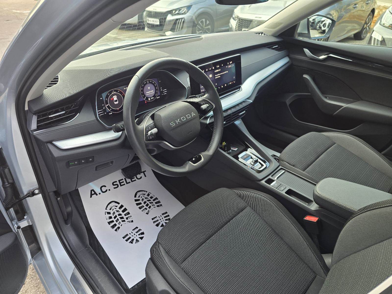 Škoda Octavia 2,0 TDI DSG - 2025 - VIRTUAL - LED - GARANCIJA 5 GOD !!, fotografija 15