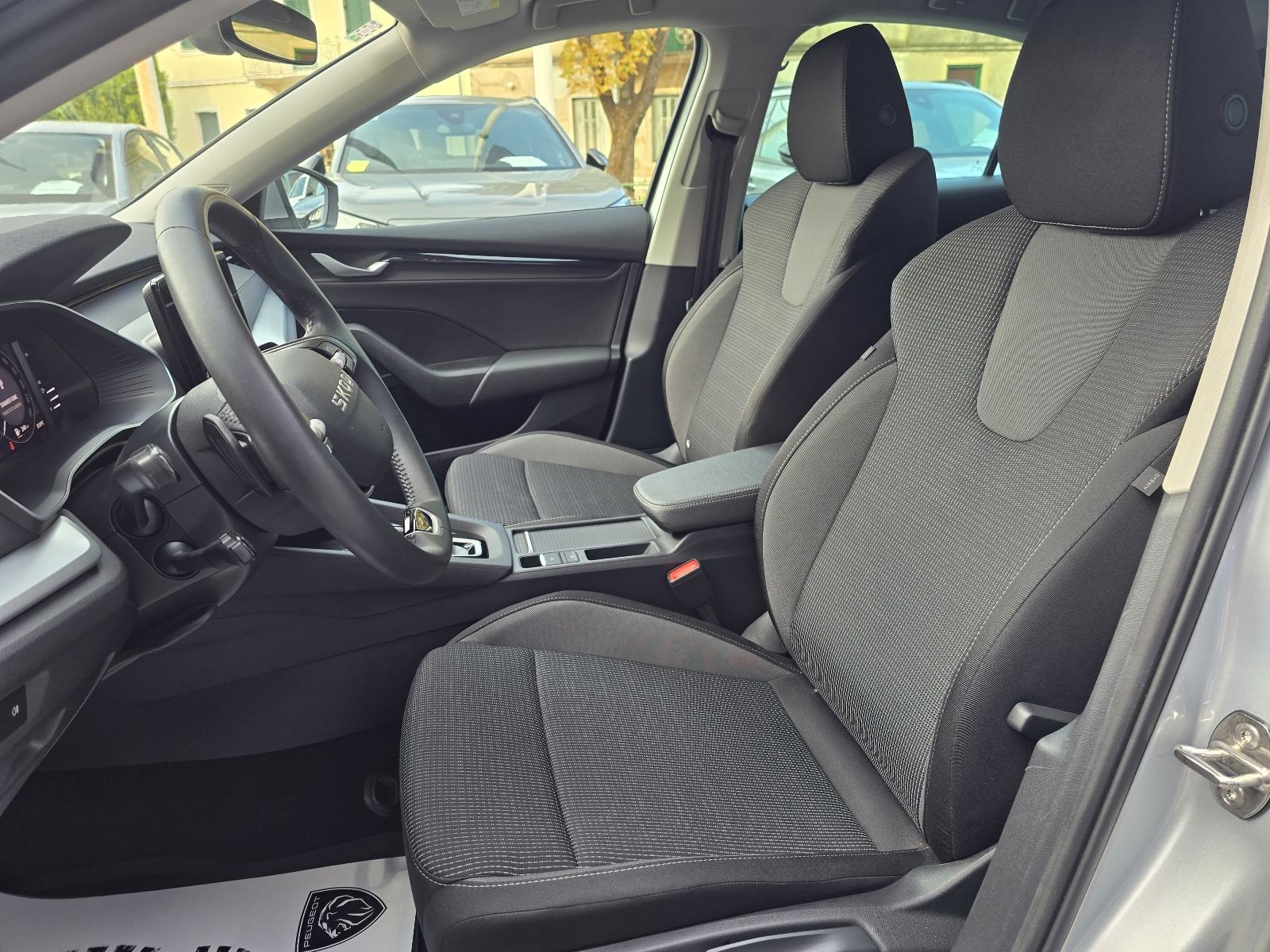 Škoda Octavia 2,0 TDI DSG - 2025 - VIRTUAL - LED - GARANCIJA 5 GOD !!, fotografija 18