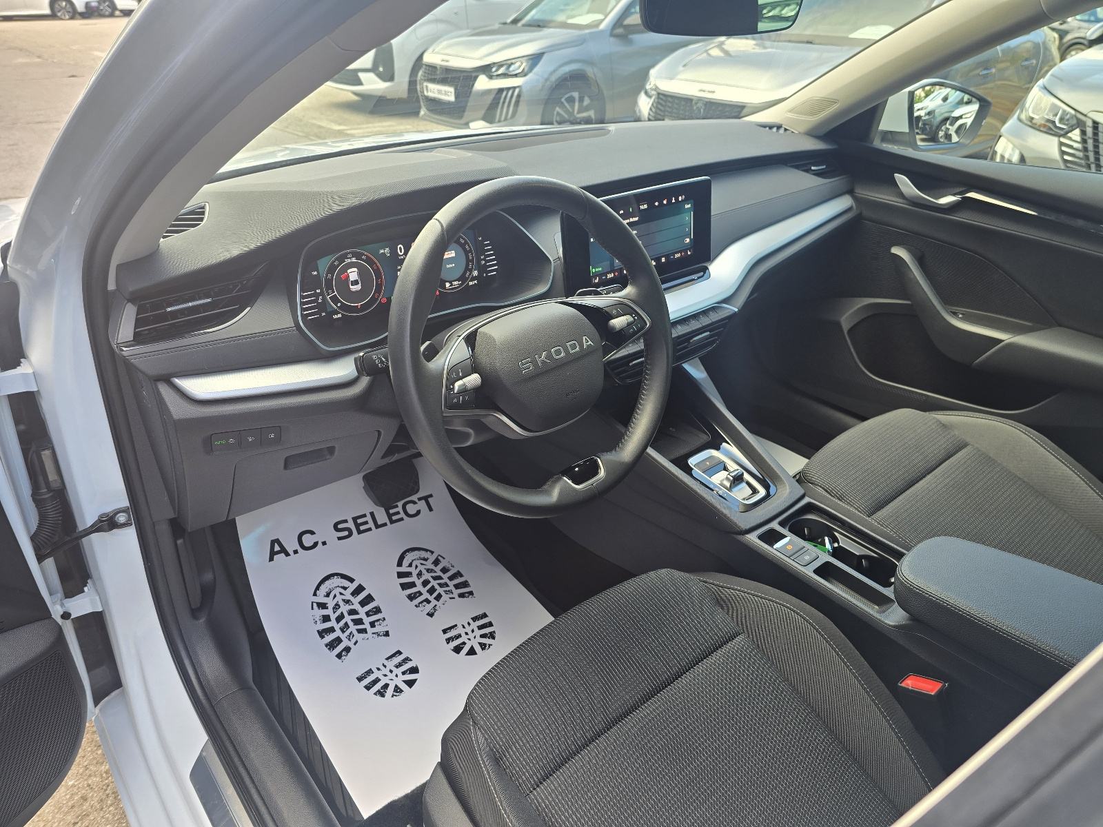 Škoda Octavia 2,0 TDI DSG - 2025 - VIRTUAL - LED - GARANCIJA 5 GOD !!, fotografija 18